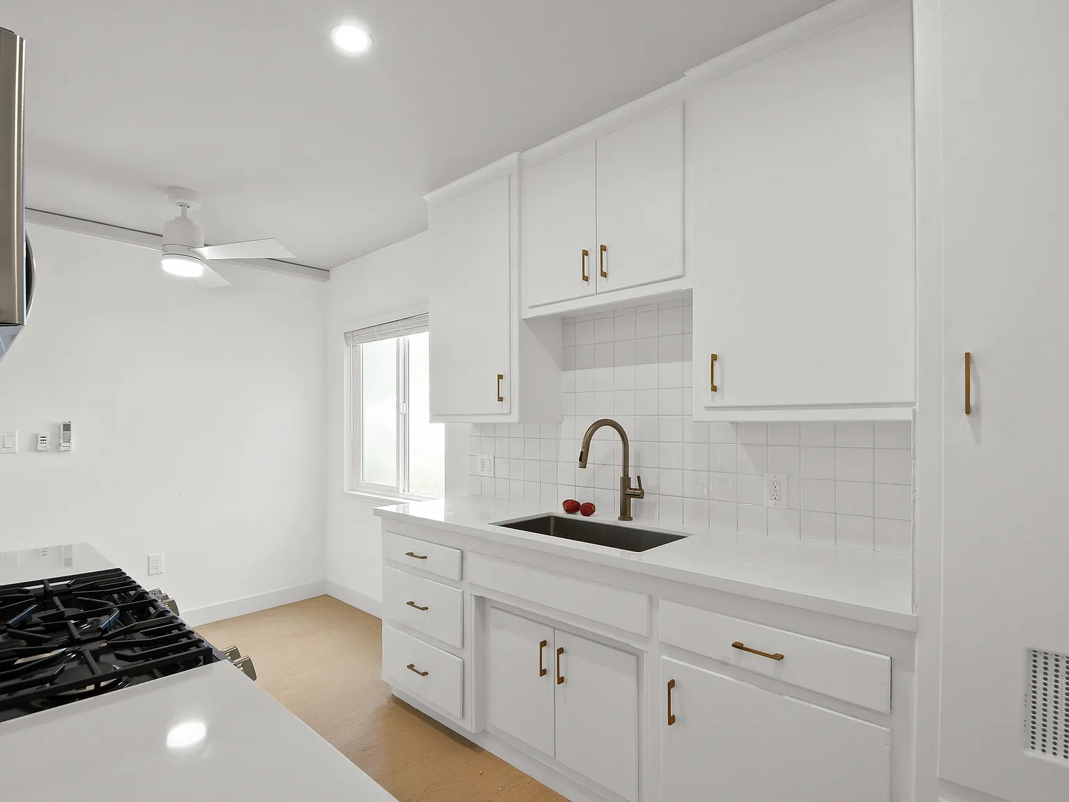 1 bed, 600 sqft, $2,400 — Photo 3