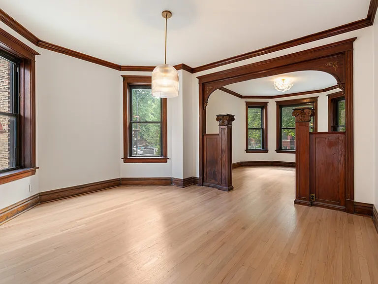 1049 N Oakley Blvd #1 — Photo 6