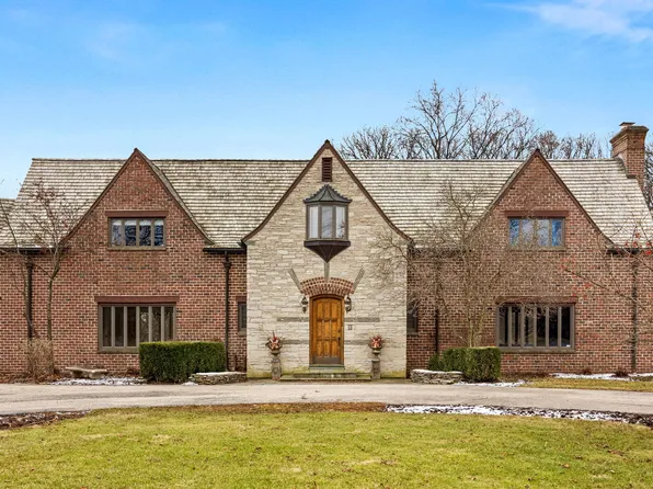 541 Merri Oaks Rd, Barrington, IL 60010