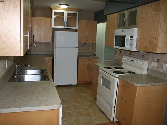 4th image of 7523 175th St #9