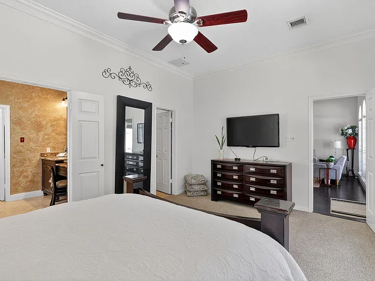 502 Ernst Ct — Photo 27
