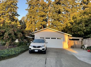 18050 SW Shawnee Trl, Tualatin, OR 97062