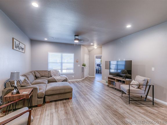 5th image of 11426 S 238th East Ave