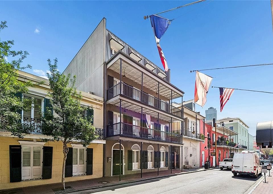 1st image of 412 Dauphine St APT 1B