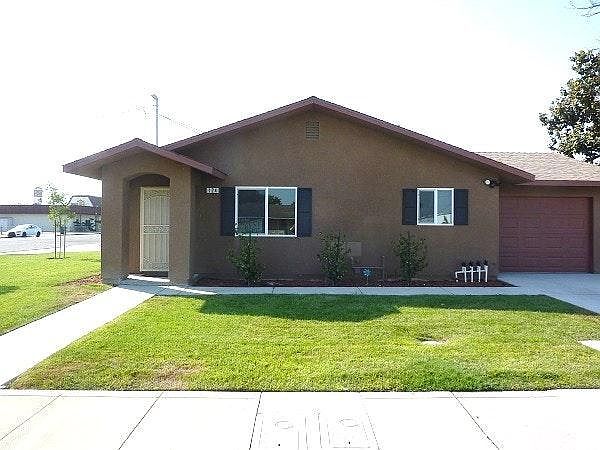 1st image of 124 W Fresno St