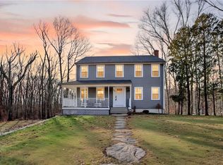 94 Quaker Ln, Scituate, RI 02857