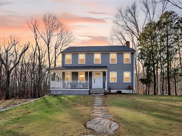 94 Quaker Ln, Scituate, RI 02857