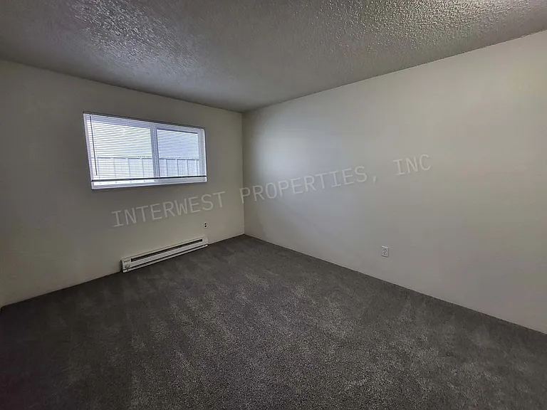 4440-4450 SE 26th Ave — Photo 11
