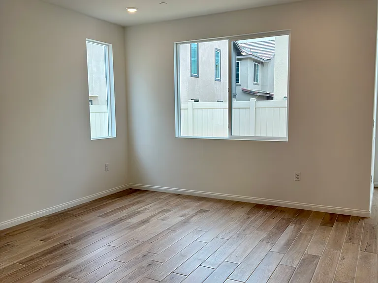 1261 Galaxy Way — Photo 13