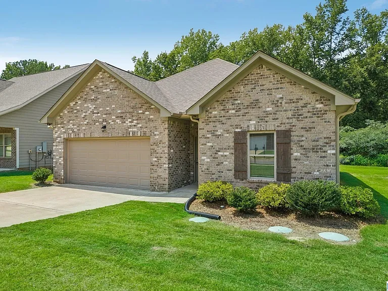 7944 Saint James Dr — Photo 3