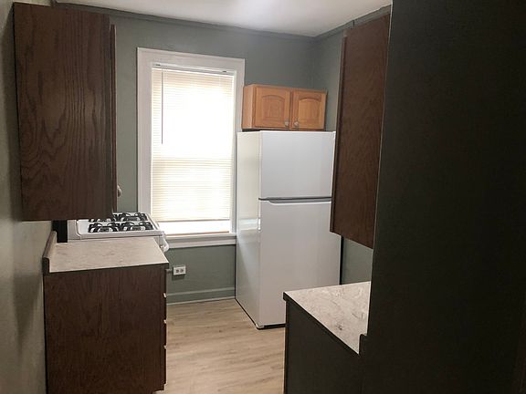 5th image of 4219 Ellenwood Ave APT 201