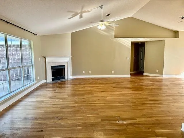 4 bed, 3.0 bath, 2971 sqft, $2,750 — Photo 2