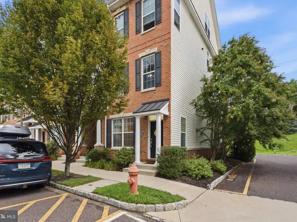 4427 Driftwood Dr #105, Philadelphia, PA 19129