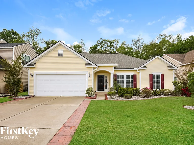 242 Mayfield Dr — Photo 1