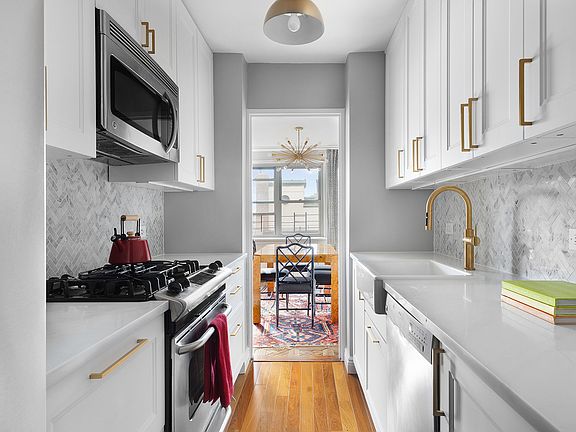 4th image of 525 E 86th St APT 21D