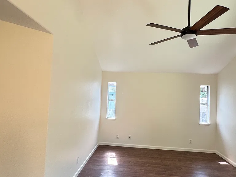 131 William Cir — Photo 26