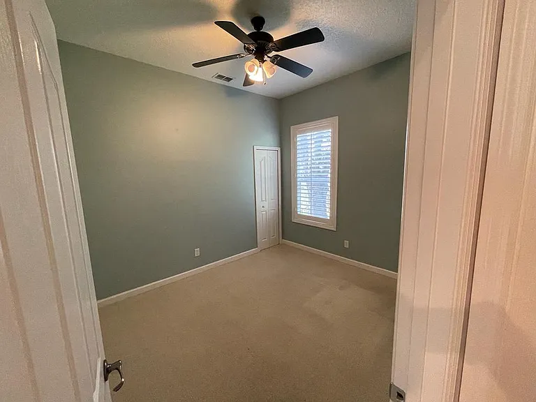 12340 Lake Valley Dr — Photo 19