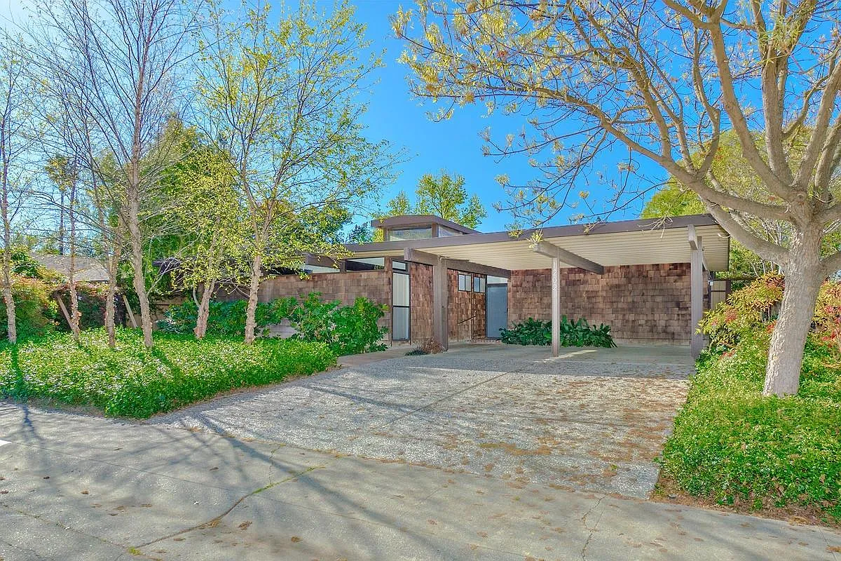 1202 Villanova Dr photo 1
