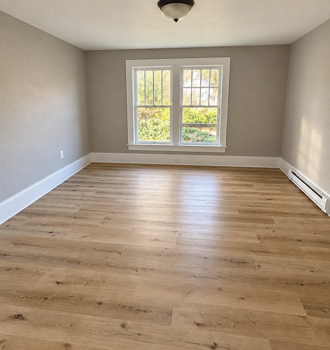 211 Oakwood Street - A — Photo 2