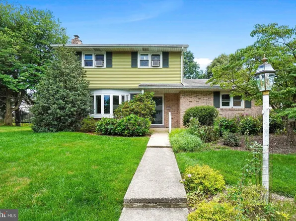 104 Brookside Ave, Hershey, PA 17033