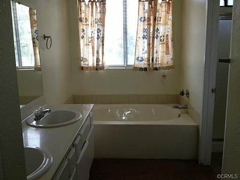 4th image of 808 Beal Ct