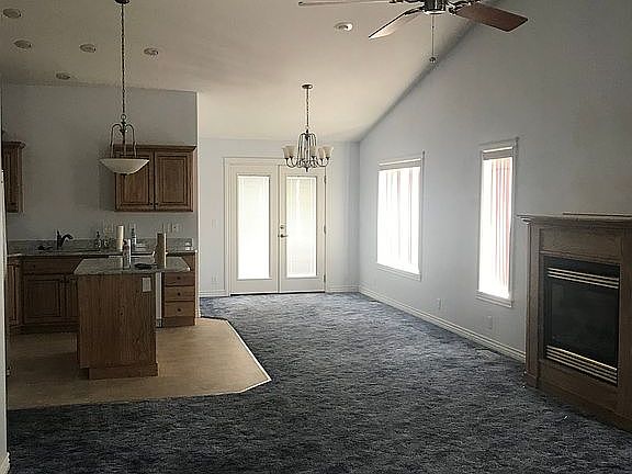 Living room / Kitchen