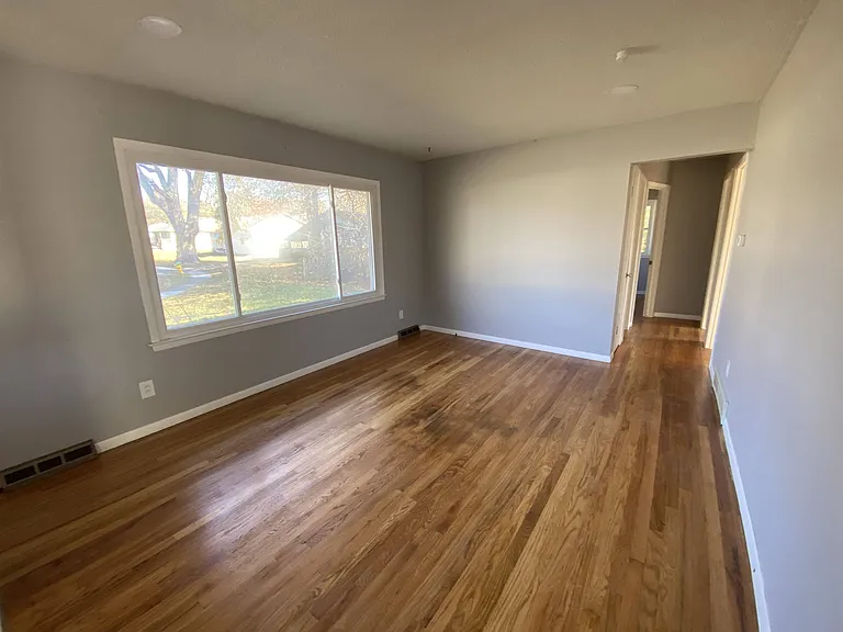 2761 Skeies Dr — Photo 3