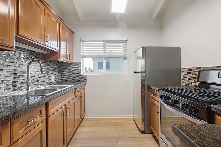 Studio, 450 sqft, $2,350 — Photo 2