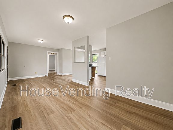 3rd image of 2324 Grove St