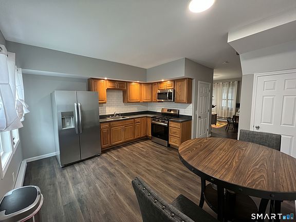 5th image of 214 Wood Street