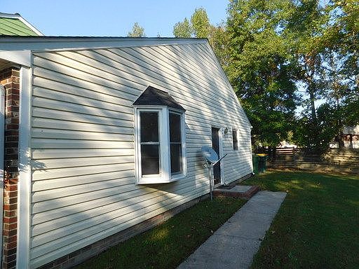 2nd image of 1631 Autumn Dr
