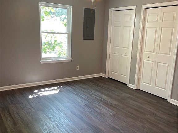3rd image of 1410 Ekin Avenue