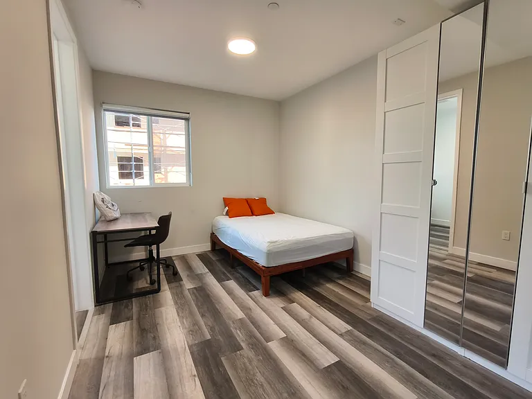 1280 W 37th Pl #B2B3 — Photo 33