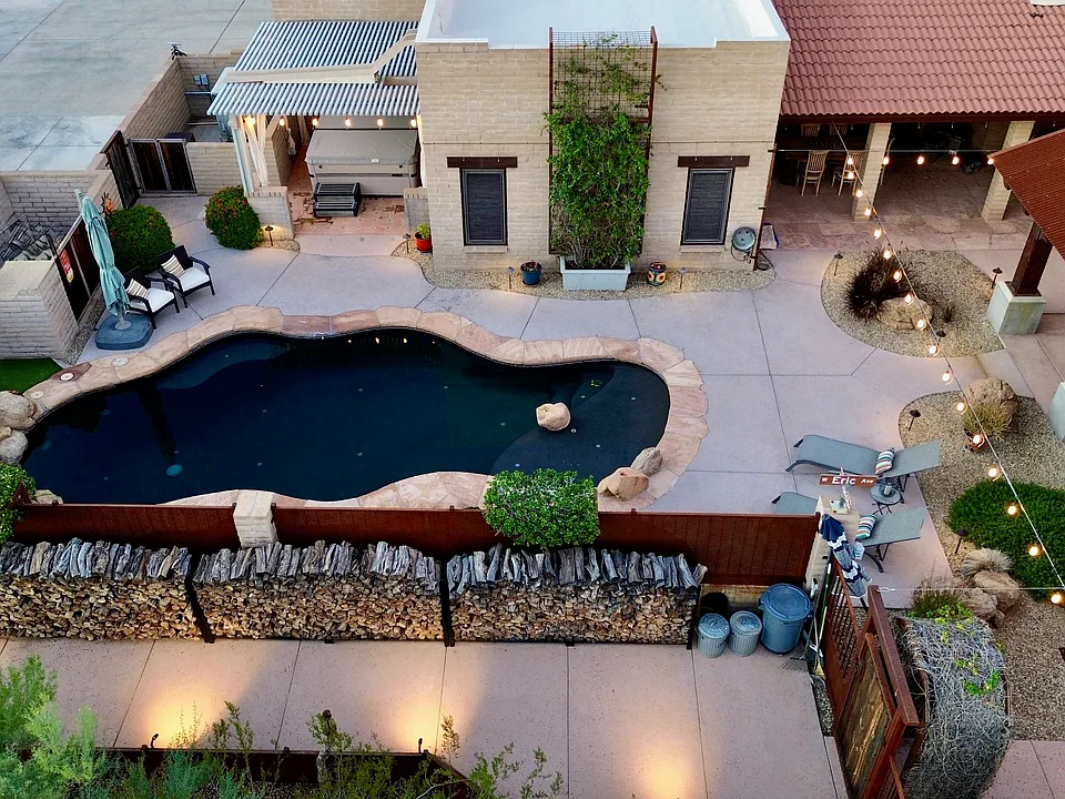 2105 W Gold Dust Ln