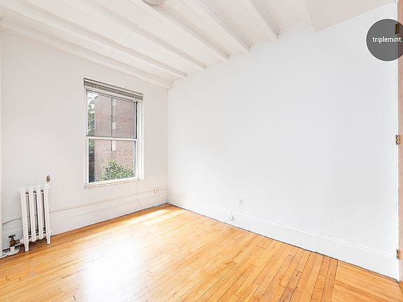 4th image of 15 Cornelia St #3A