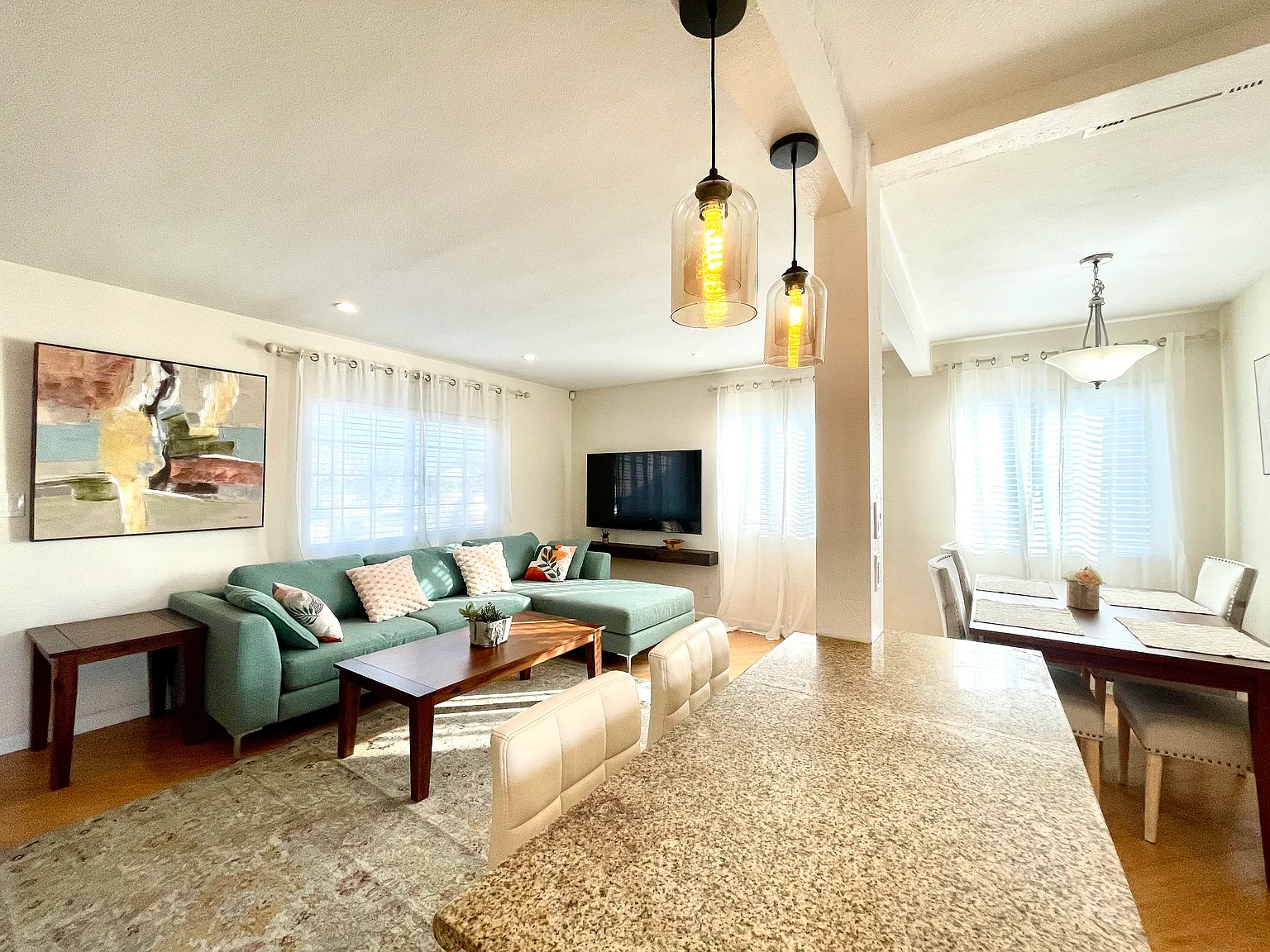 3 bed, 1500 sqft, $3,899 — Photo 4