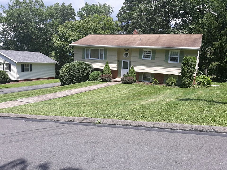 1st image of 521 Hill St