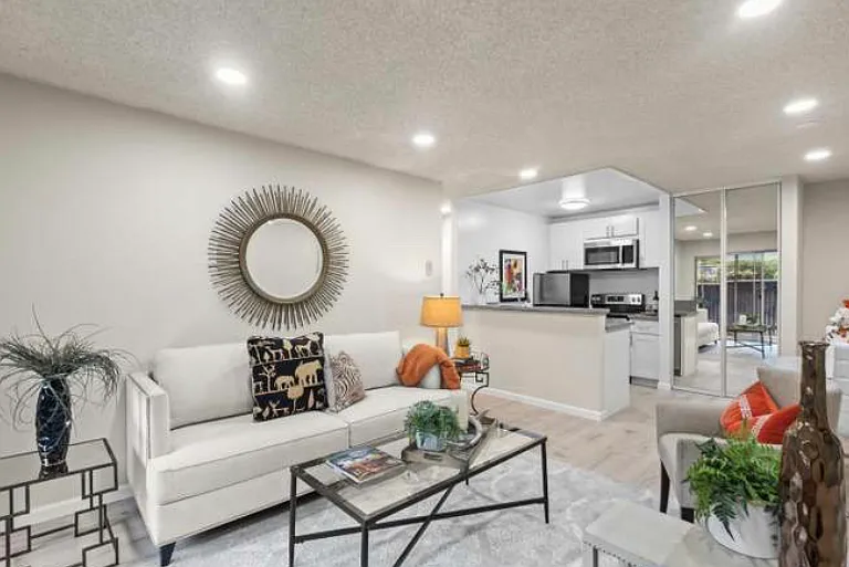 121 Piccadilly Pl #A — Photo 4