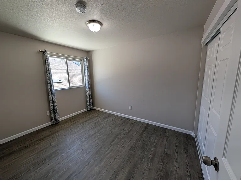 959 Thornton St — Photo 9
