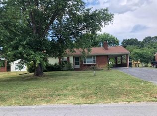 4565 Cresthill Dr, Roanoke, VA 24018