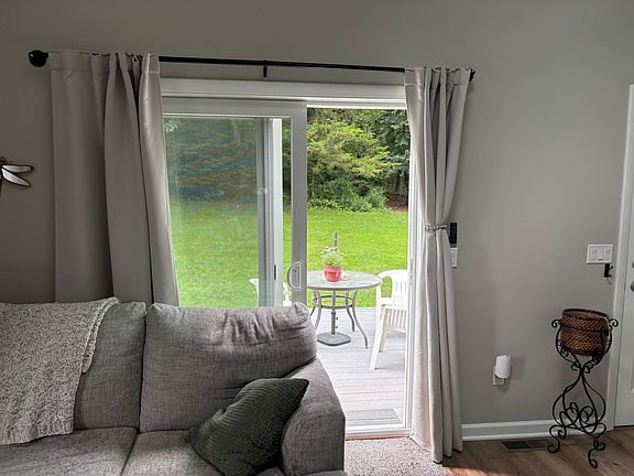4th image of 152 N Branford Rd #2