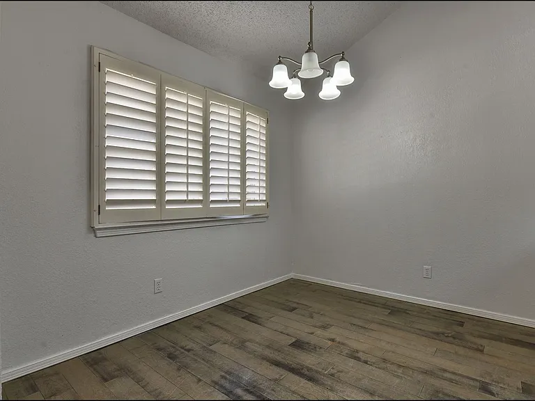 7113 Orizaba Ave — Photo 11