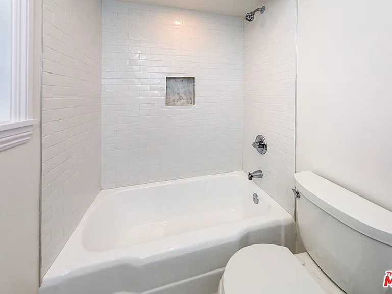 4184 Jackson Ave — Photo 9