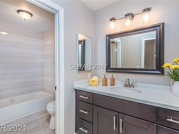 3rd image of 2701 Monrovia Dr