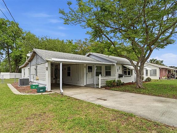 3rd image of 8 Angeles Rd