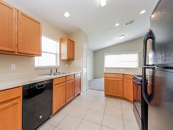 5th image of 2305 Hickory Pine St