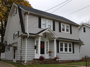 189 W Highland Ave, Burlington, WI 53105
