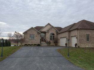 10301 E Clara Ave, Rochelle, IL 61068