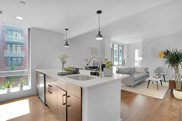 260 West 26th Street #4U