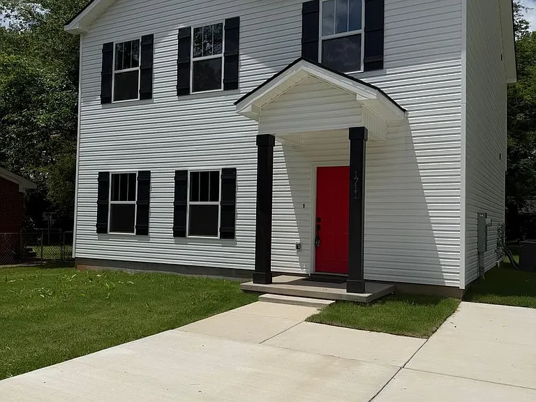 1711 Golf Club Ln — Photo 2